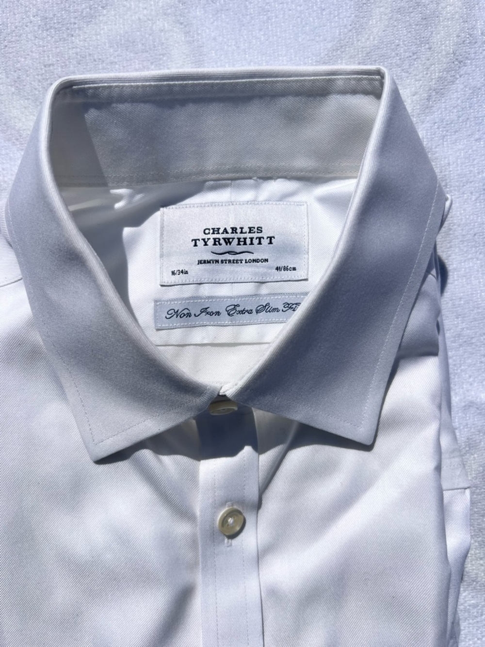 Charles Tyrwhitt White Men's Dress Shirt - Spread Collar - Picture 4 of 9